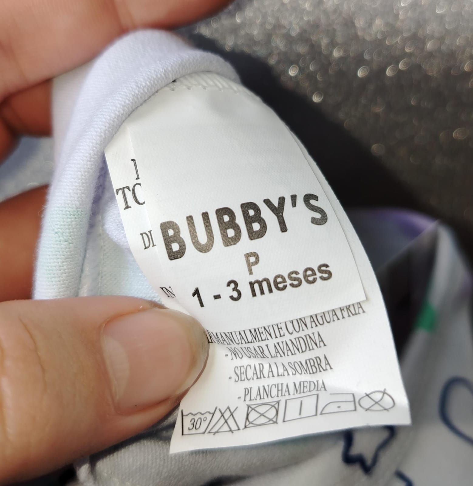 Body Unissex P (1 a 3 meses) – Branco Estampado Corações e Estrelas - Imagem 2