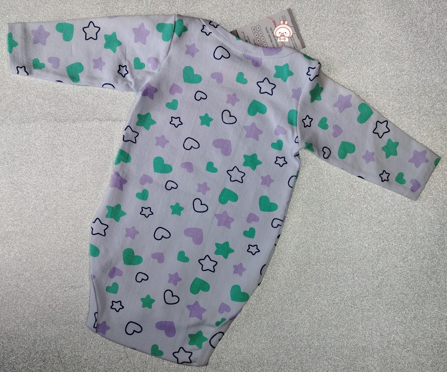 Body Unissex P (1 a 3 meses) – Branco Estampado Corações e Estrelas - Imagem 3