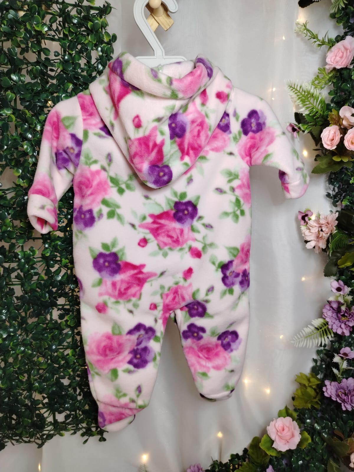 Macacão Soft Floral RN com Capuz - Imagem 2