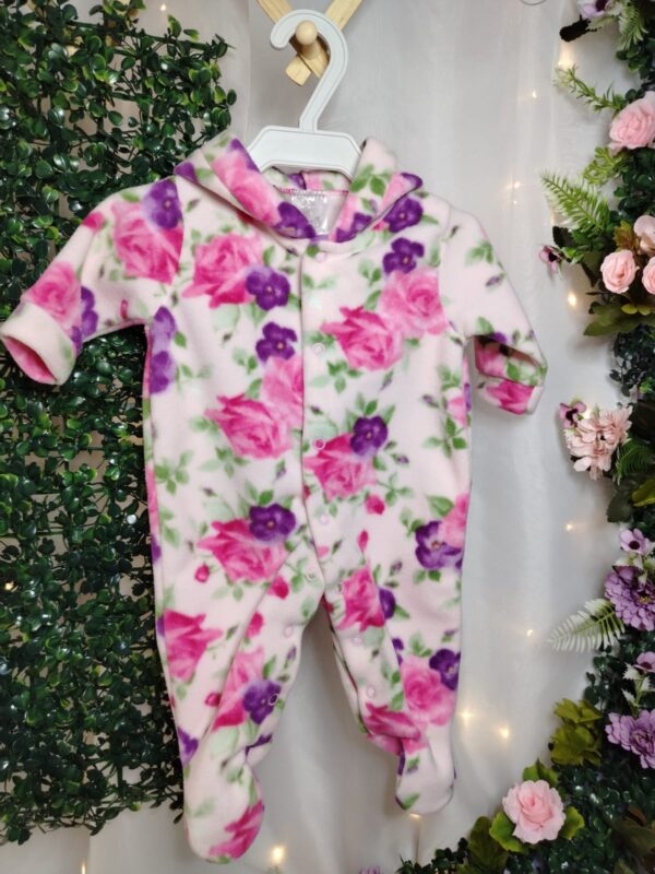 Macacão Soft Floral RN com Capuz - Imagem 3