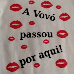 Body Infantil Branco Estampado "A Vovó Passou Por Aqui" – 100% Algodão