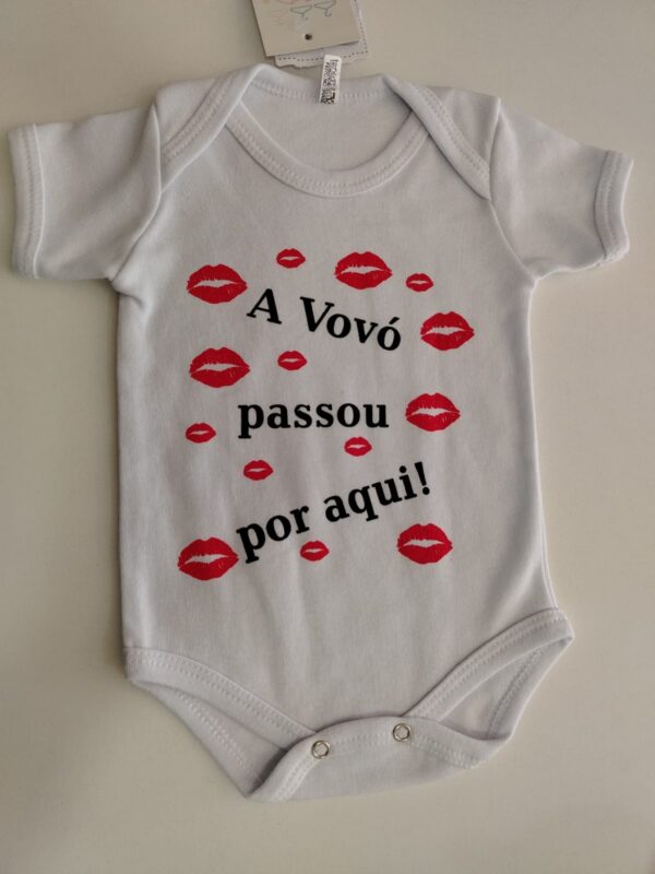 Body Infantil Branco Estampado "A Vovó Passou Por Aqui" – 100% Algodão - Imagem 3