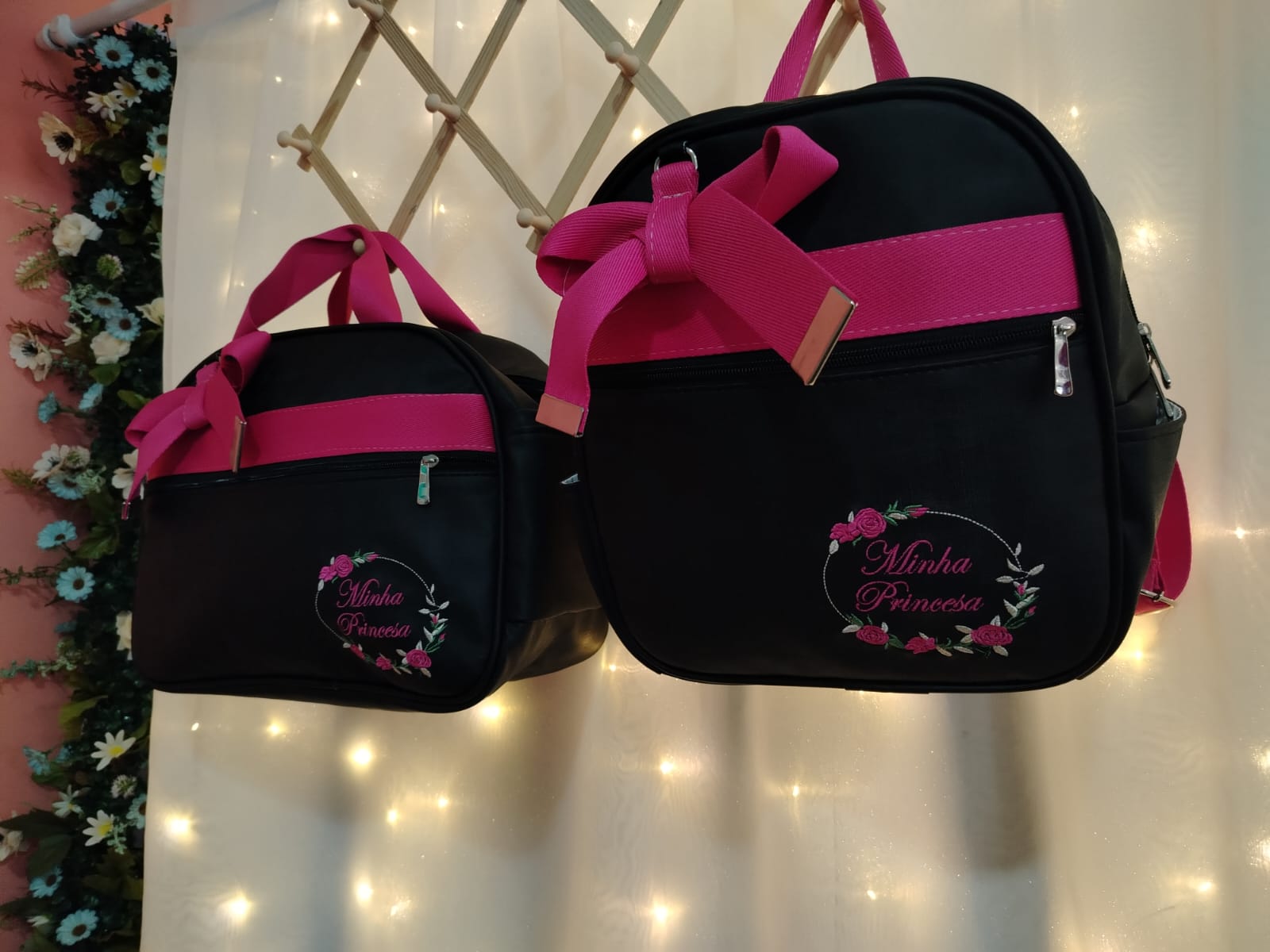 KIT 2PCS BOLSA MATERNIDADE C/ MOCHILA "Minha Princesa" (Preto com Rosa)