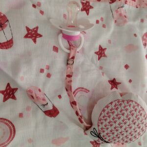 Naninha Minasrey Balão Rosa – 100% Algodão com Prendedor de Chupeta