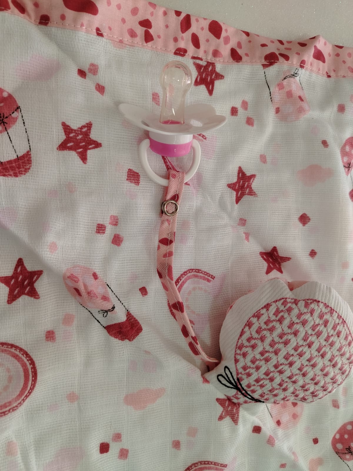 Naninha Minasrey Balão Rosa – 100% Algodão com Prendedor de Chupeta