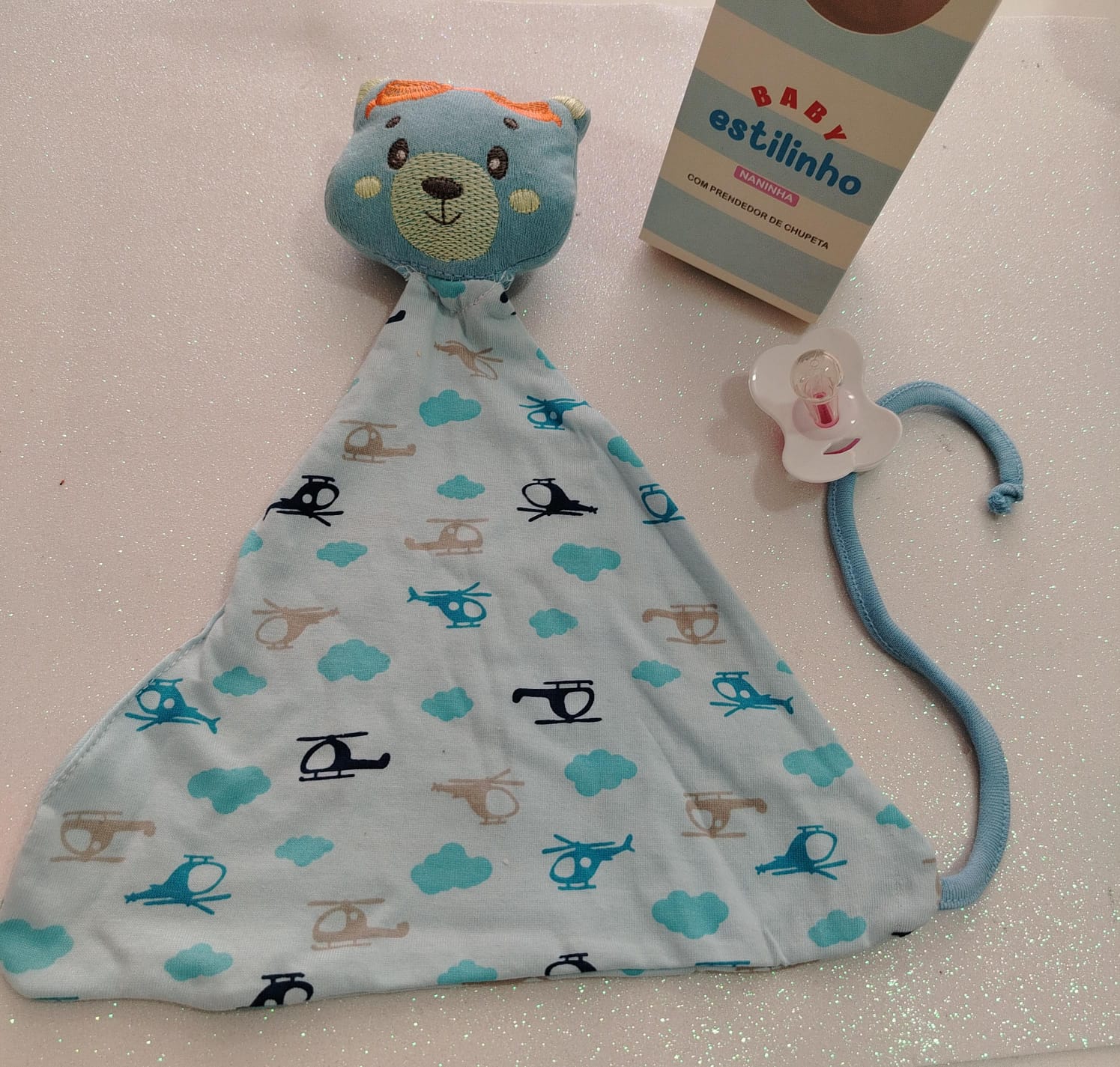 Naninha Ursinho Azul Baby Estilinho – 100% Algodão com Prendedor de Chupeta
