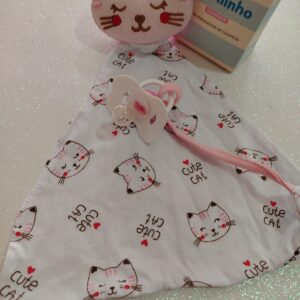 Naninha Gatinha com Prendedor de Chupeta Baby Estilinho Cute Cat