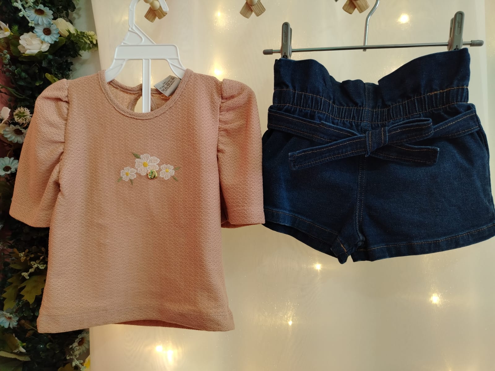 Conjunto Menina Blusa Bordada + Shorts Jeans 80301 TAMANHO 1 - Imagem 2