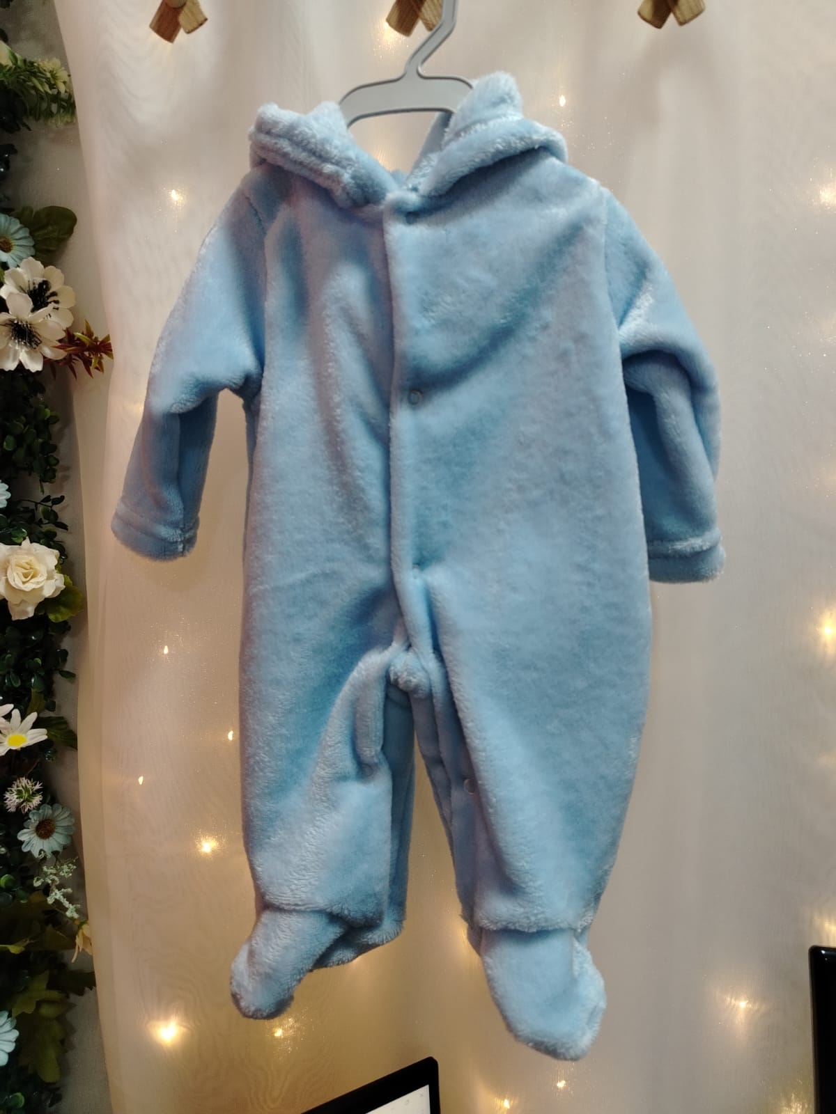 Macacão Plush Bebê com Capuz Cor:Azul Claro;Tamanho:RN - Imagem 2