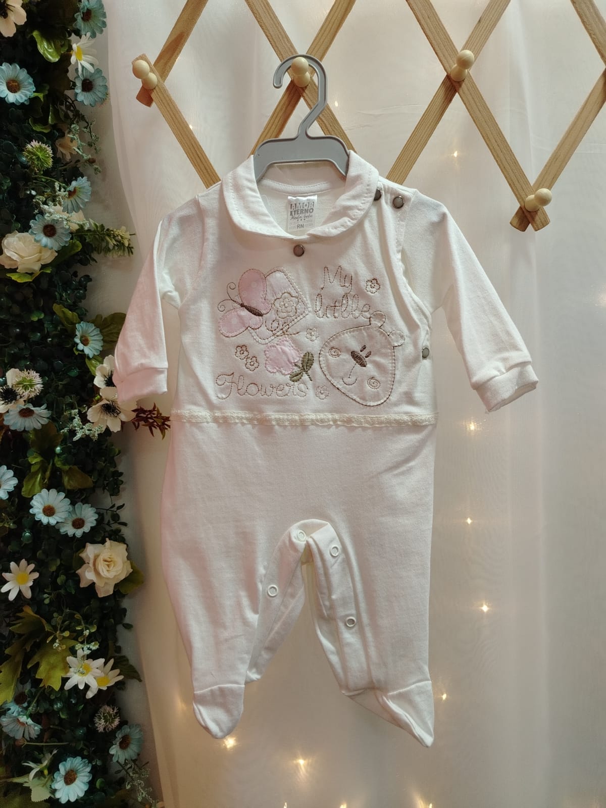 Macacão Bebê Off White Little Flowers 700 Tamanho RN - Imagem 2