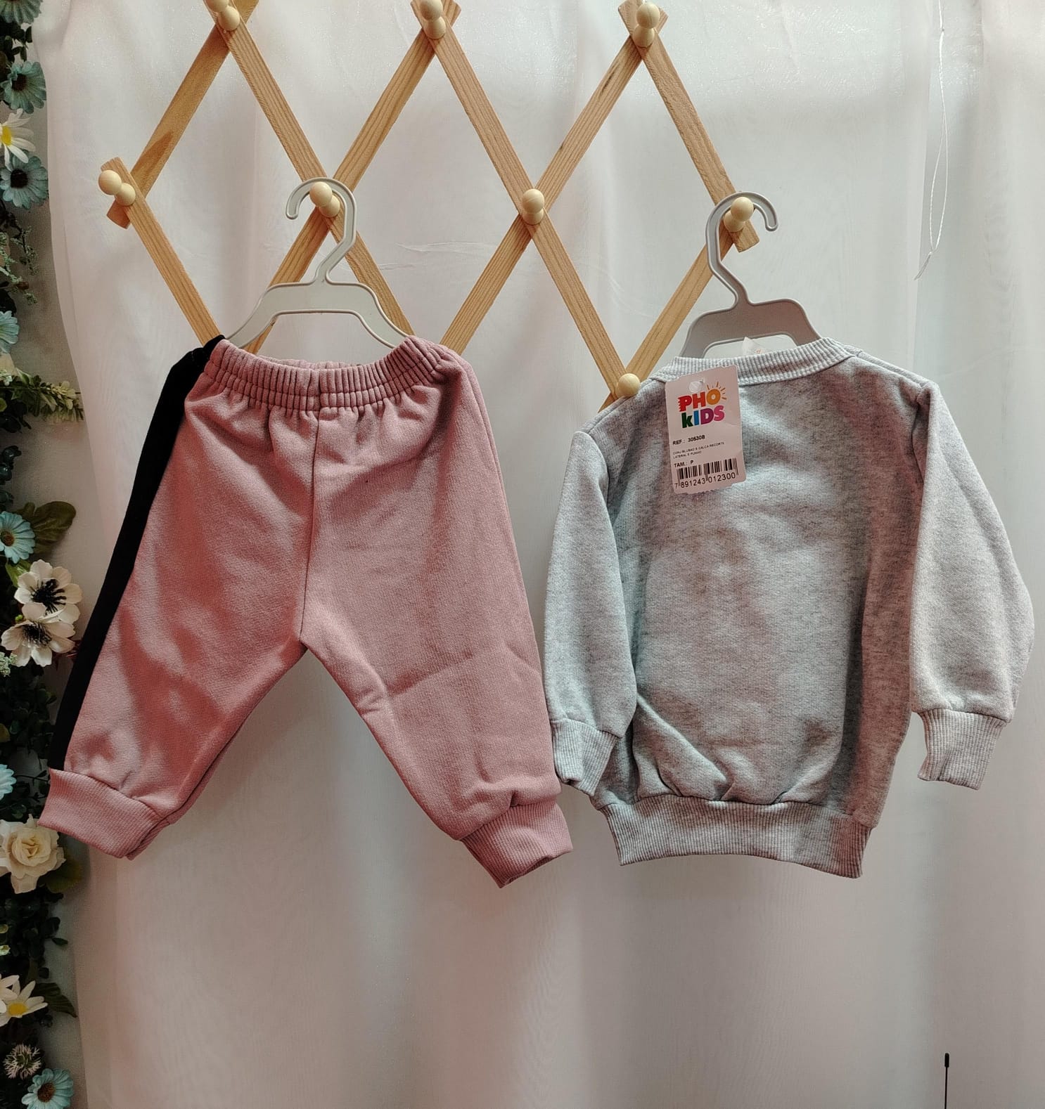 CONJ BLUSA E CALCA RECORTE LATERAL E PUNHO 30530B tamanho P - Imagem 3