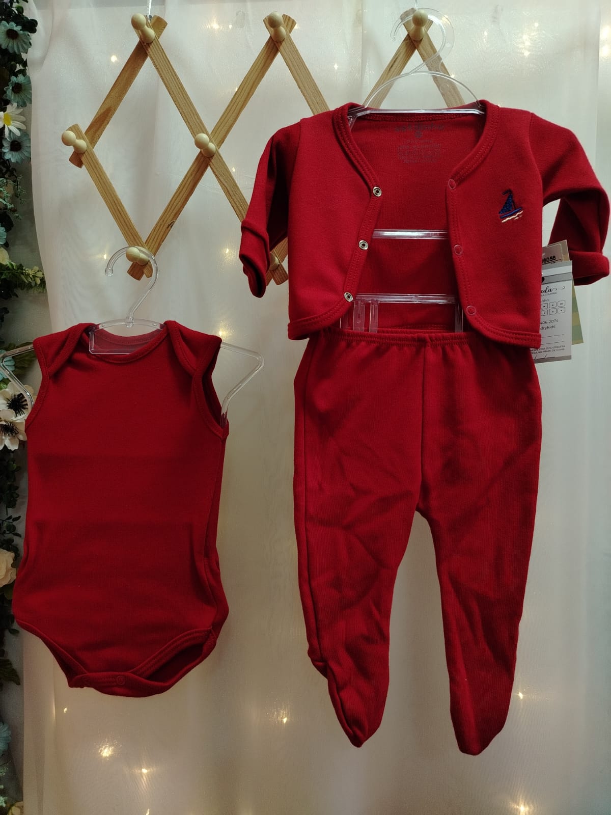 Conjunto Pagão Três Peças Sued Bordado Barquinho Vermelho Estilinho 0306056 Tam RN - Imagem 3