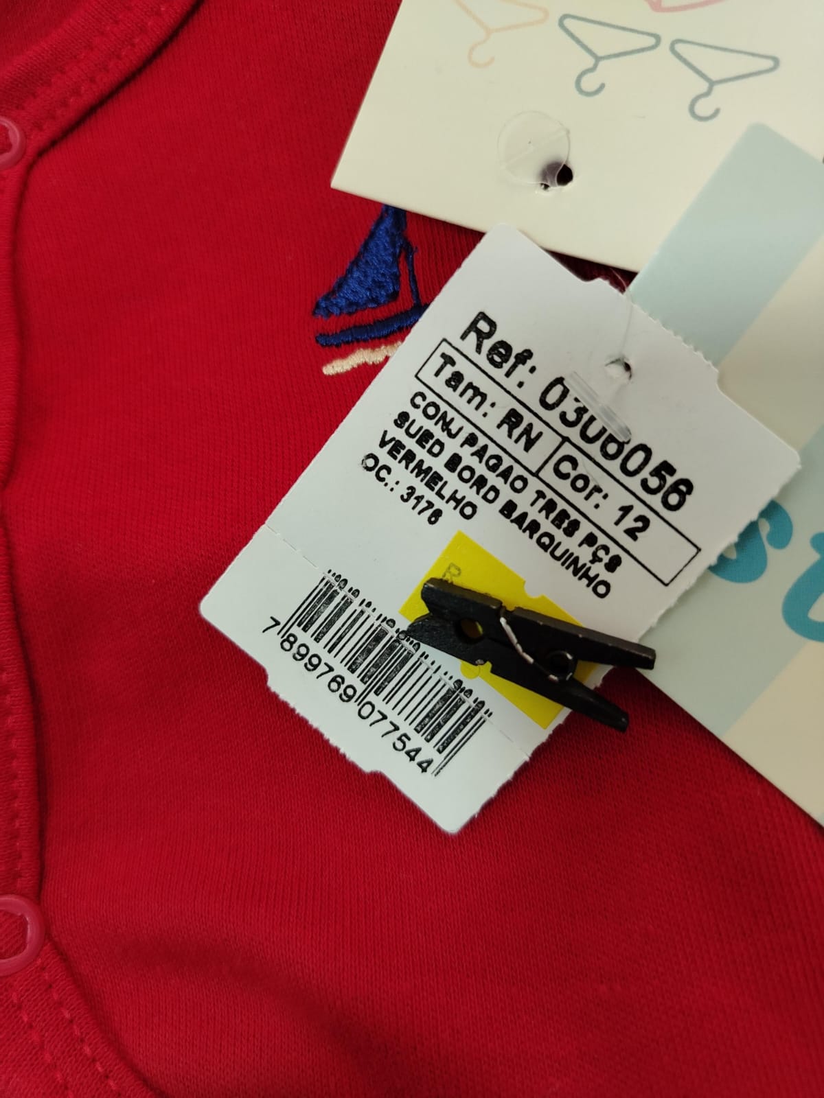 Conjunto Pagão Três Peças Sued Bordado Barquinho Vermelho Estilinho 0306056 Tam RN - Imagem 6