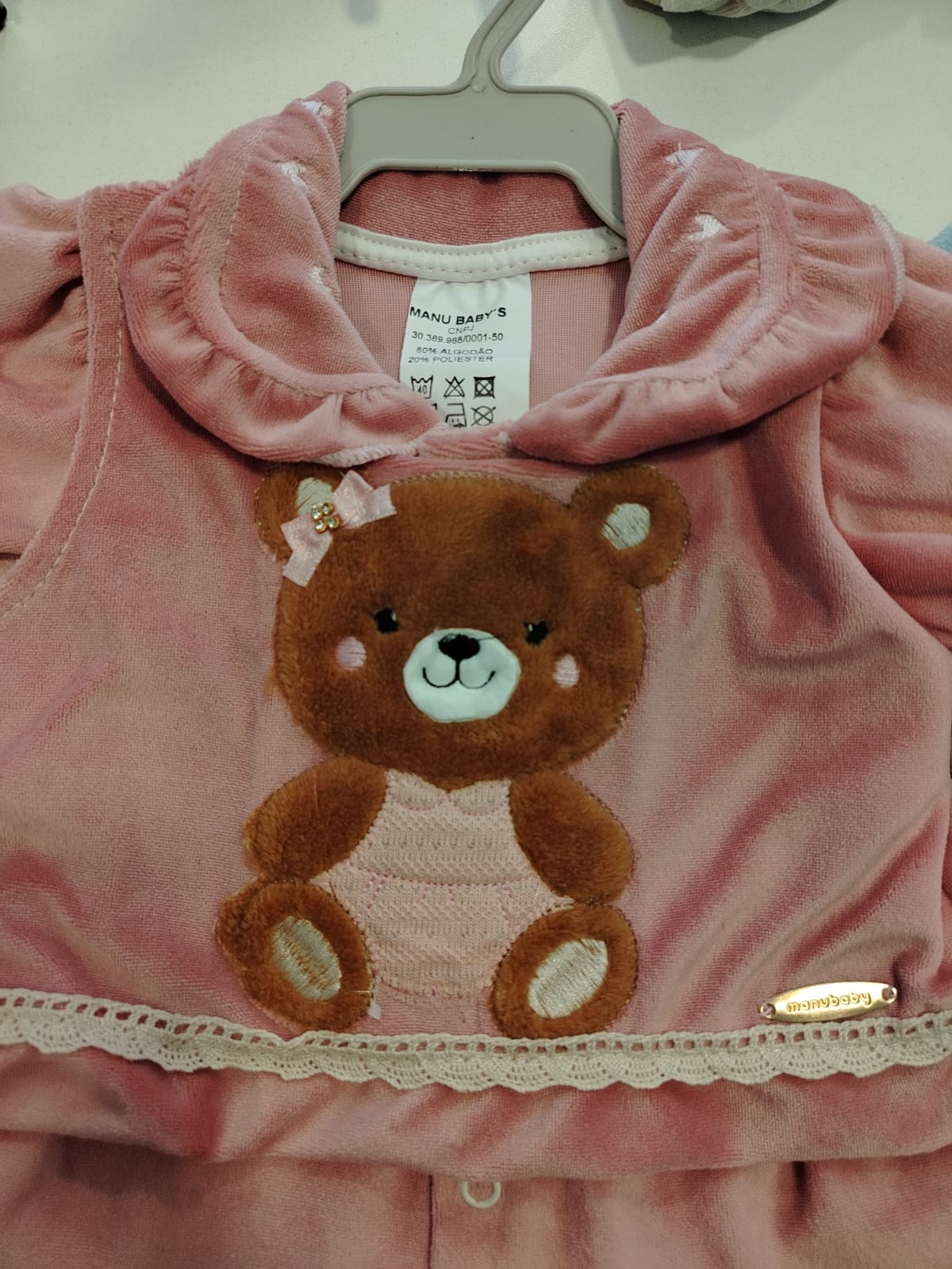 Macacão Infantil Plush Ursinha Rosa Manu Baby's Ref. 189 Tam G - Imagem 3