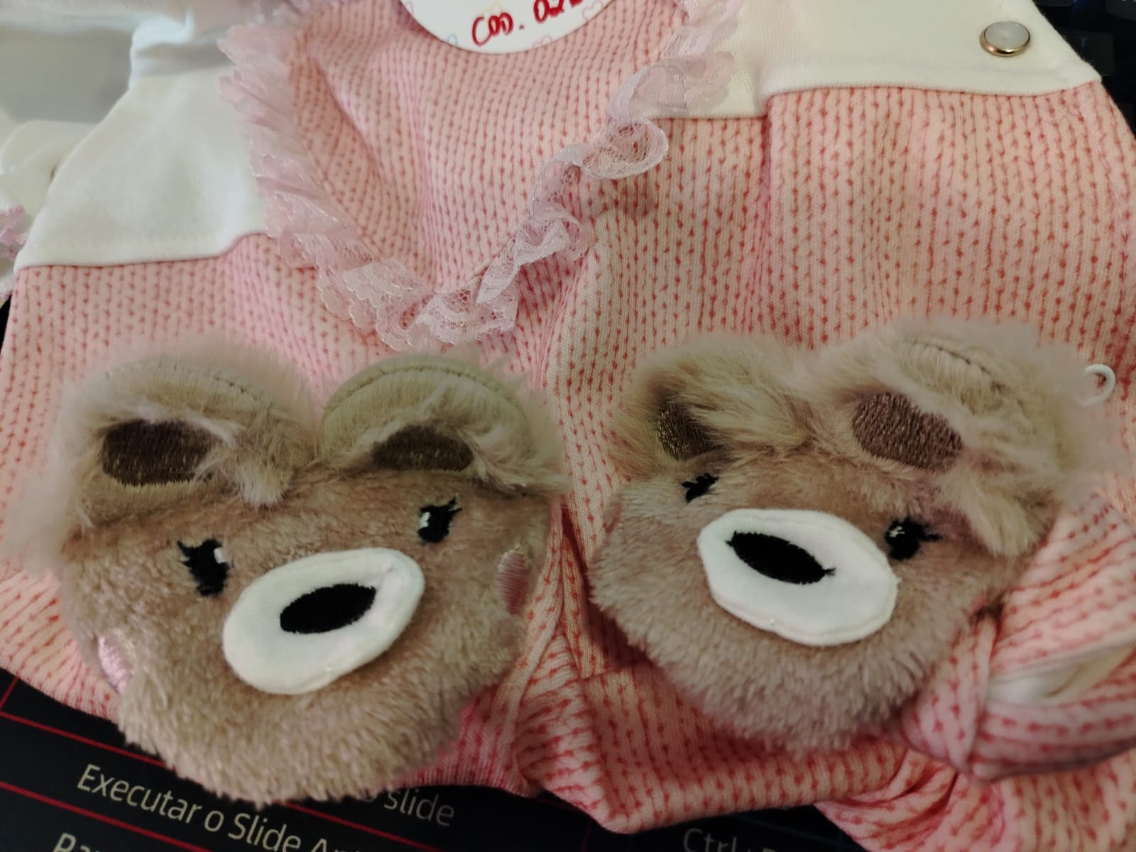 Macacão Longo Falsa Jardineira Rosa com Pé de Urso Manu Baby Ref. 026 Tam RN - Imagem 5