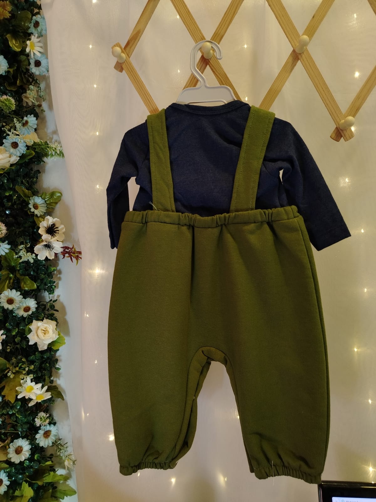 Conjunto Jardineira Bebê Leãozinho Verde Militar com Body Manu Baby Ref. 031 Tam P - Imagem 2