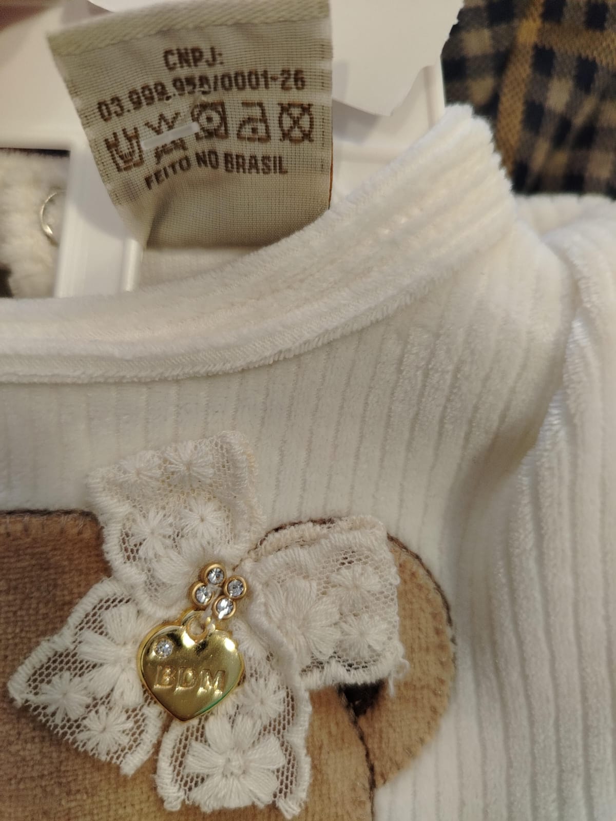 Conjunto bebê Bata Off-White Ursinha e Calça Rosa Surreal Baby Doces Momentos Ref. 6945 Tam P - Imagem 4
